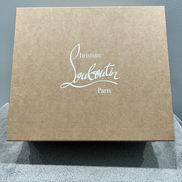 Authentic Christian Louboutin sandals. New. Never used, doesnt fit size - Picture 5 of 6